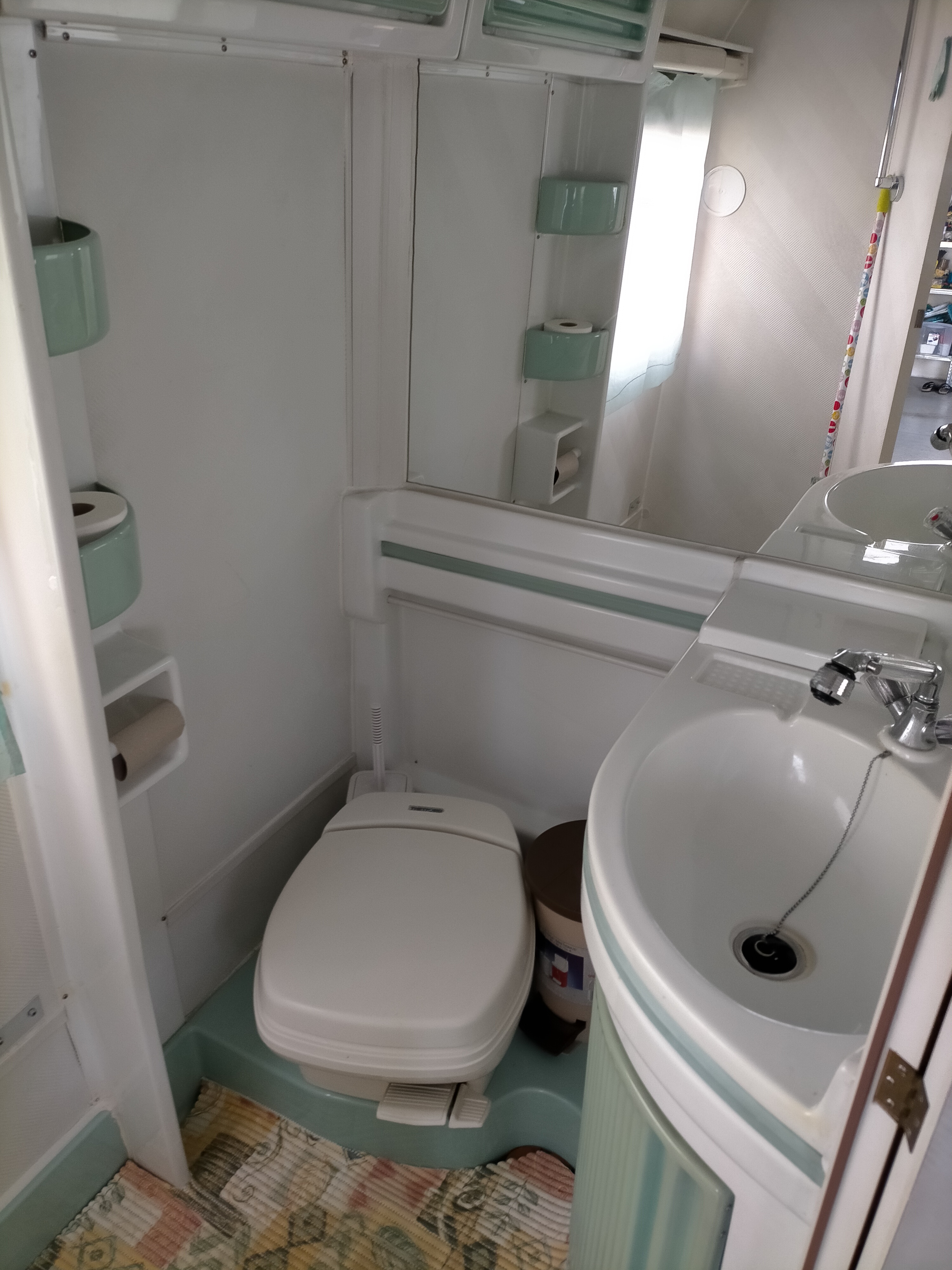 USATO Camper Laika Ecovip 4 su Ford Transit - immagine 31