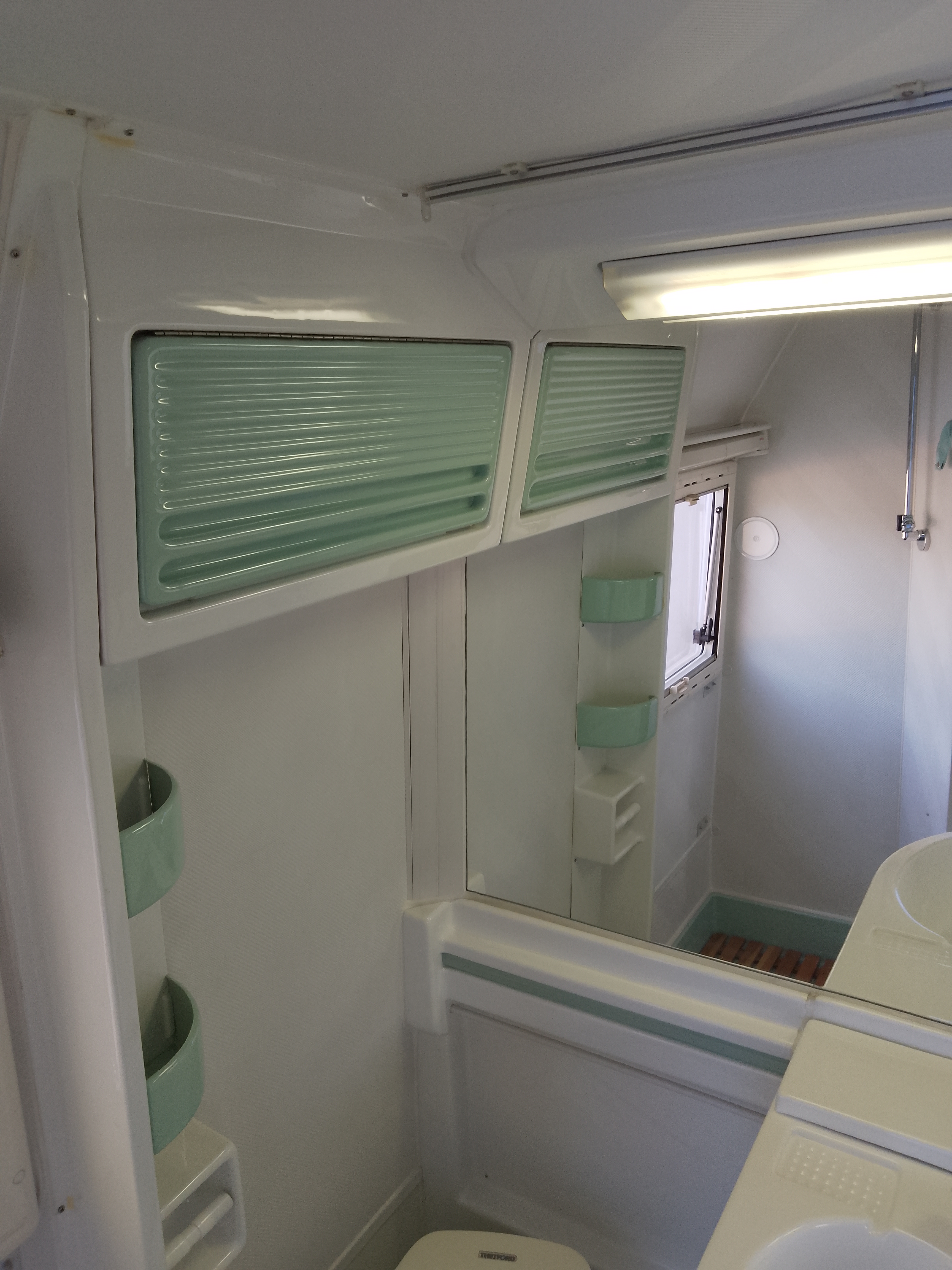 USATO Camper Laika Ecovip 4 su Ford Transit - immagine 3