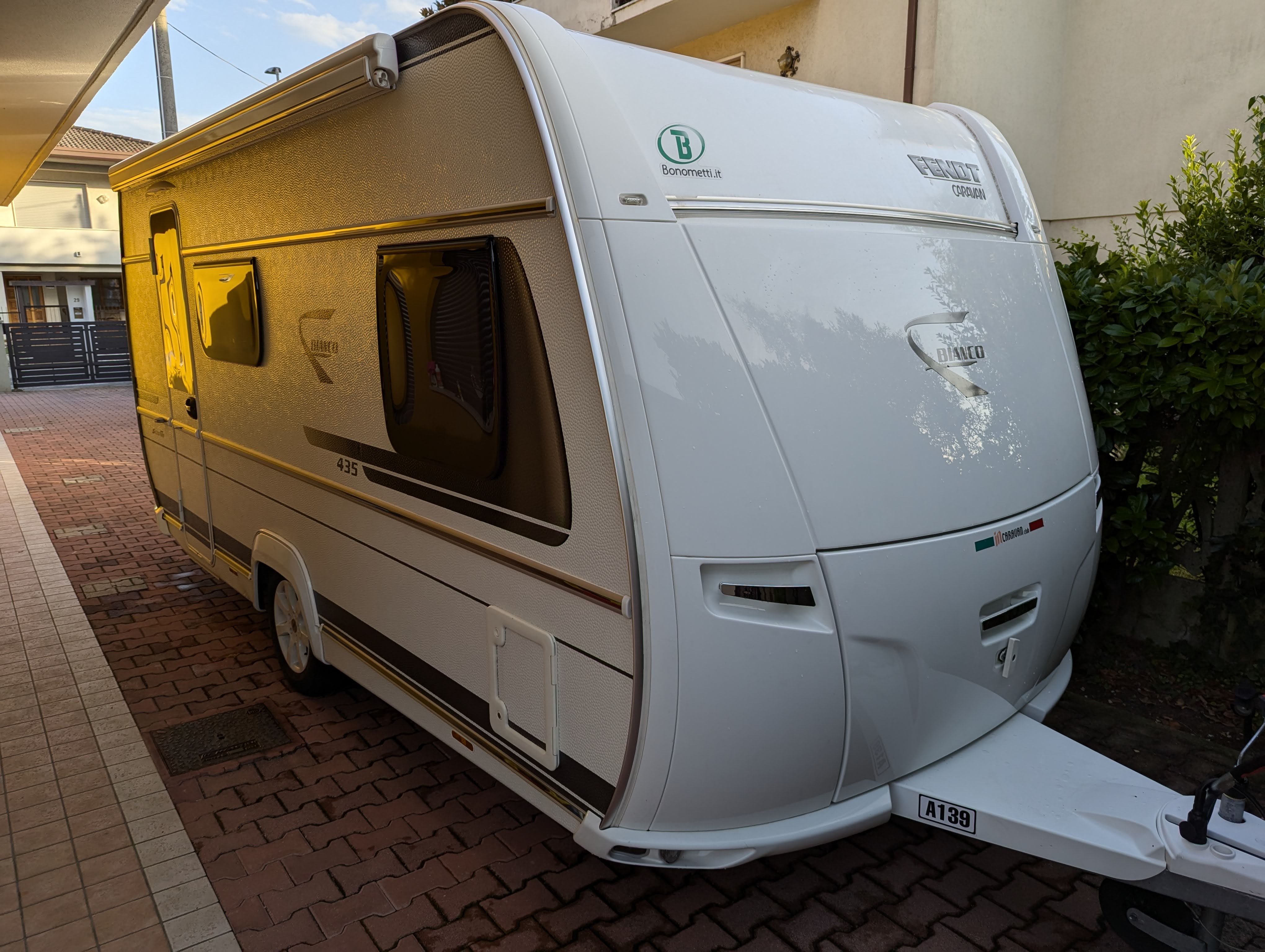 USATO CARAVAN FENDT BIANCO 435